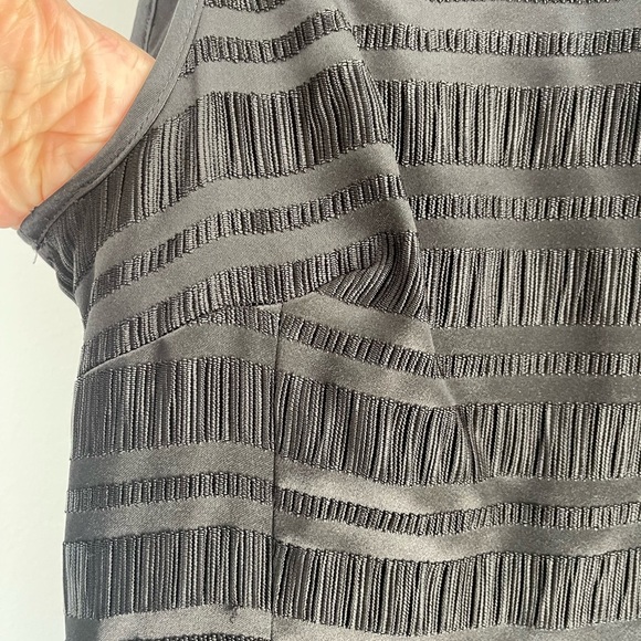 Kasper Black Sheath Scoop Neck Dress with Threaded Detail Size 4 - Picture 3 of 7